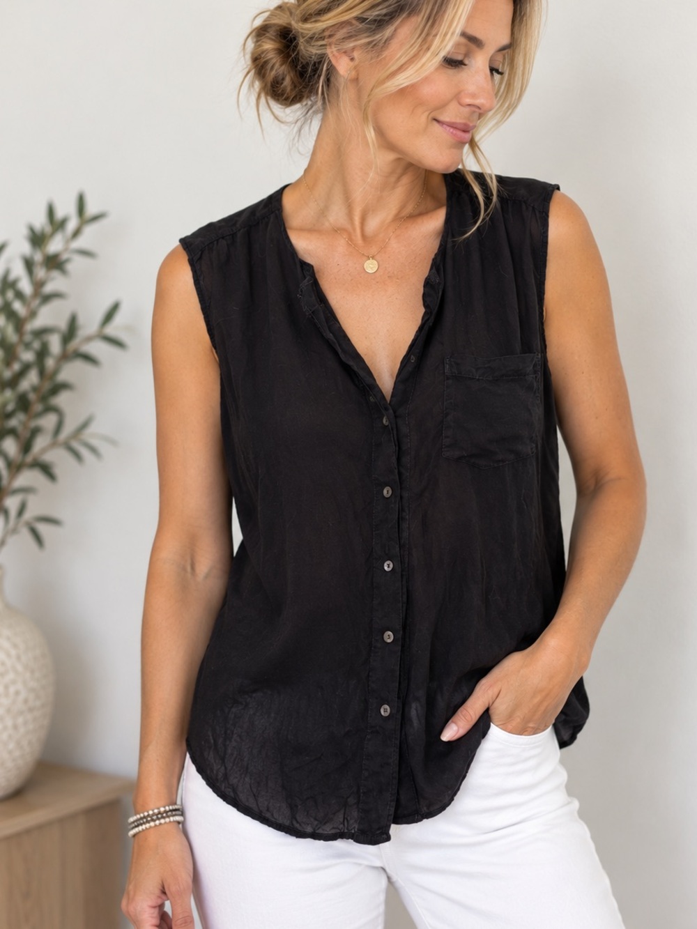 James Perse Black Sleeveless Button-Down Pocket Top